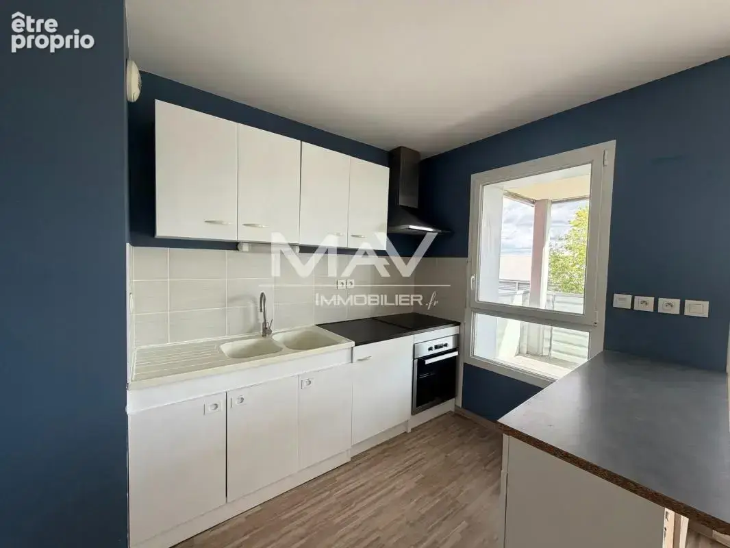 Appartement 3 pièces 59 m² à vendre à Lesquin (59810) - photo 2