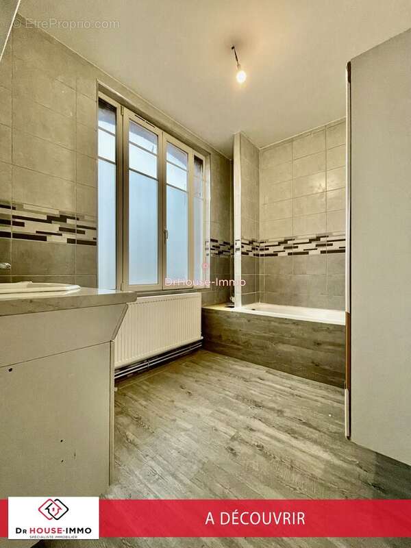 Maison à QUIEVRECHAIN