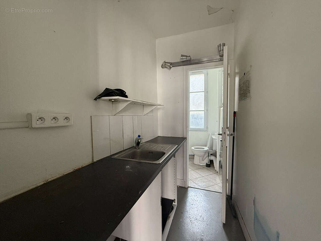 Commerce à SURESNES