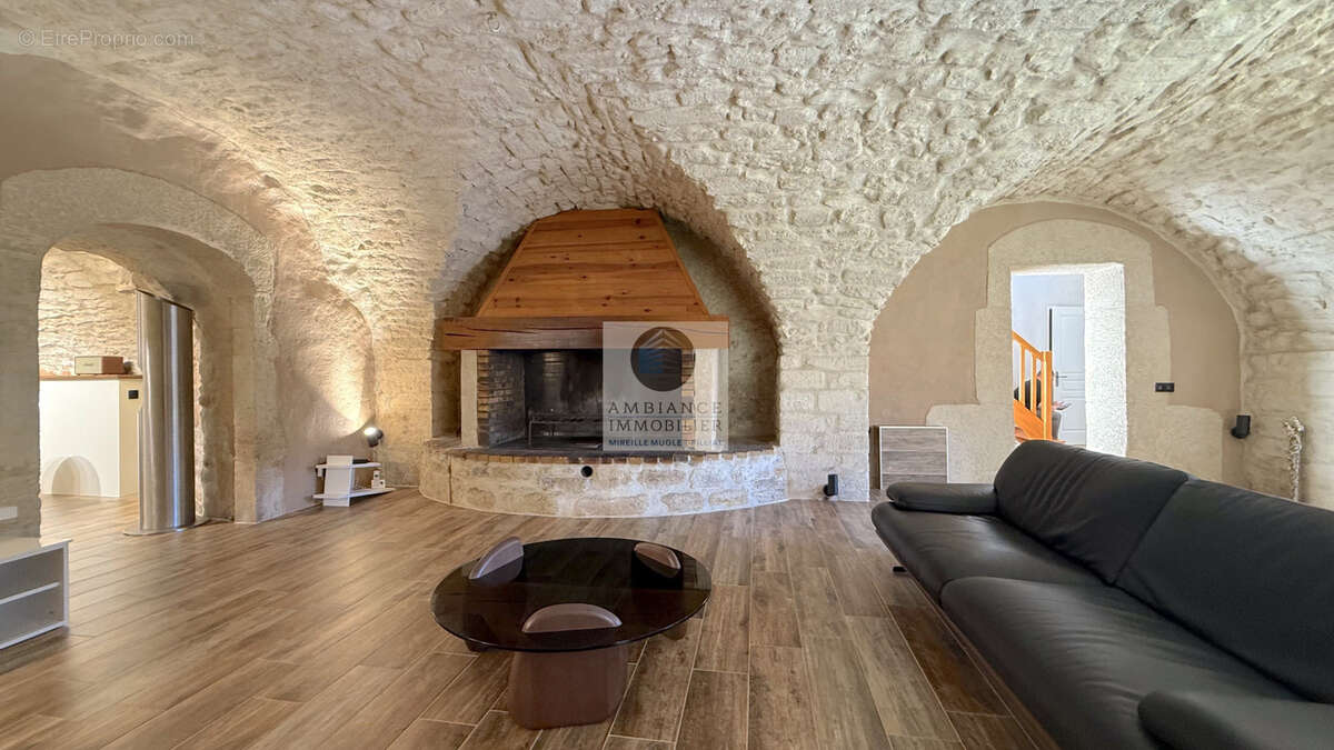 Maison à ETOILE-SUR-RHONE