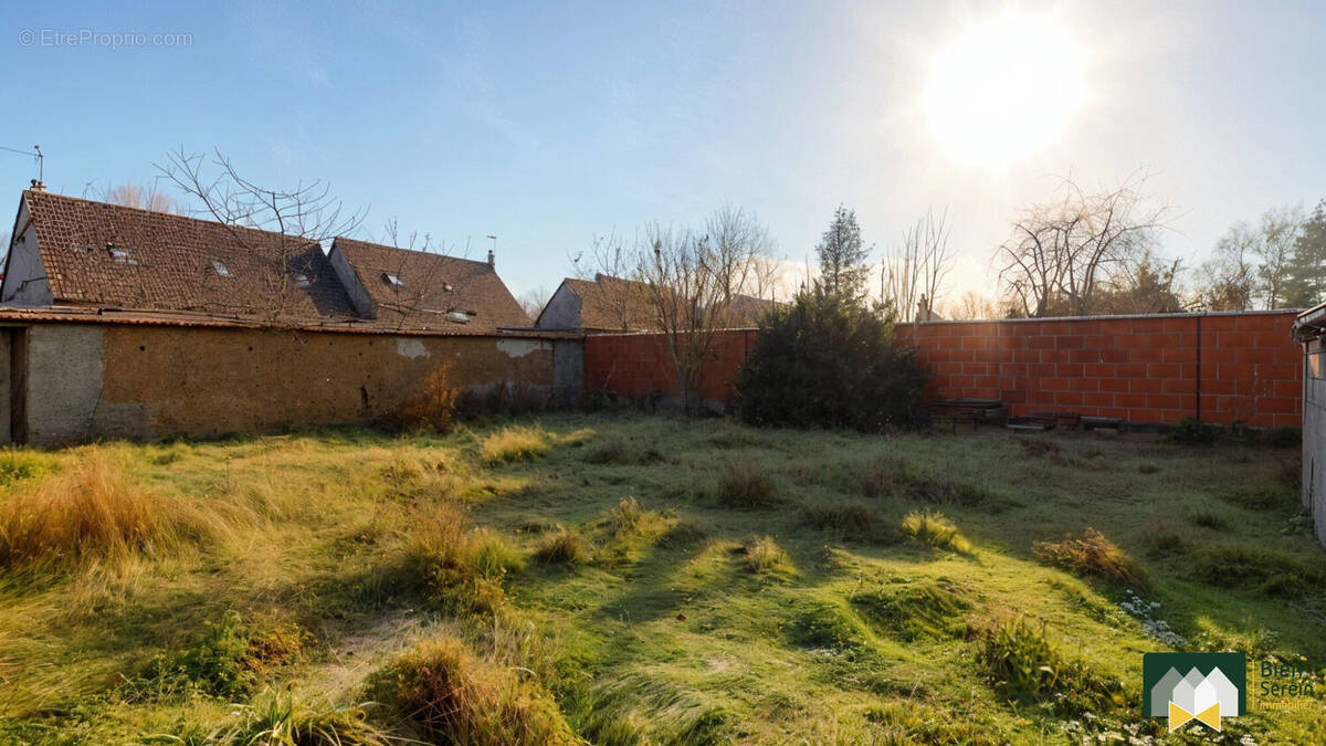 Terrain à LE COUDRAY