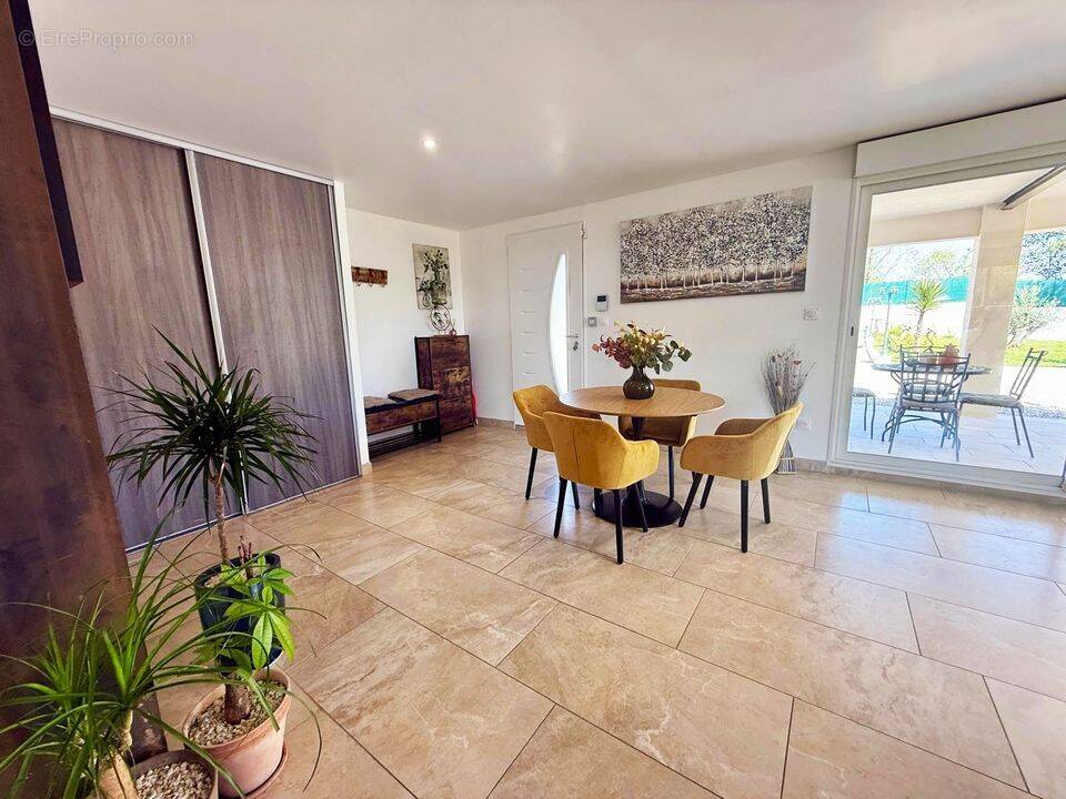 Maison à VILLEMOUSTAUSSOU