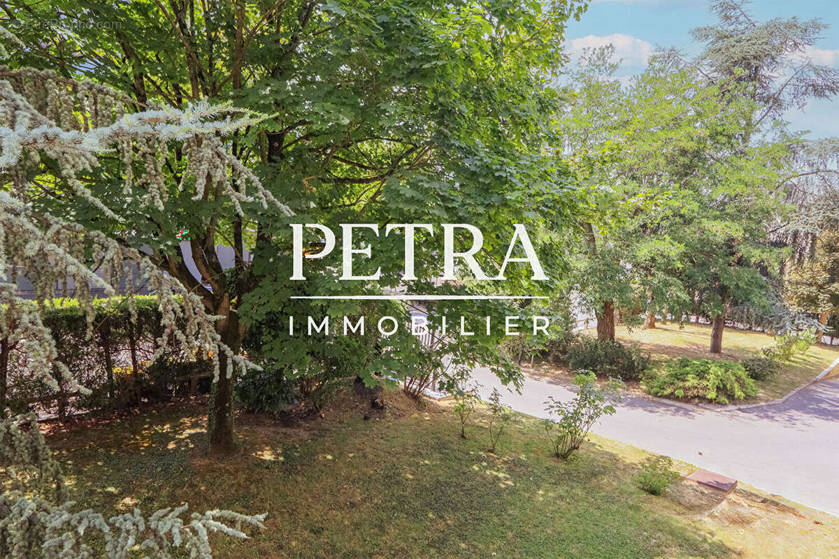 Appartement à L&#039;HAY-LES-ROSES