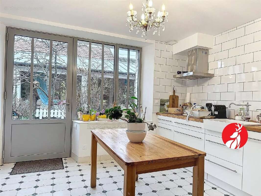 Maison à FONTAINEBLEAU