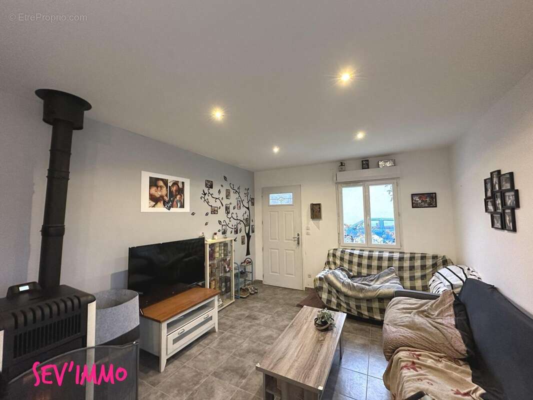 Maison à SAINT-SYLVESTRE-PRAGOULIN