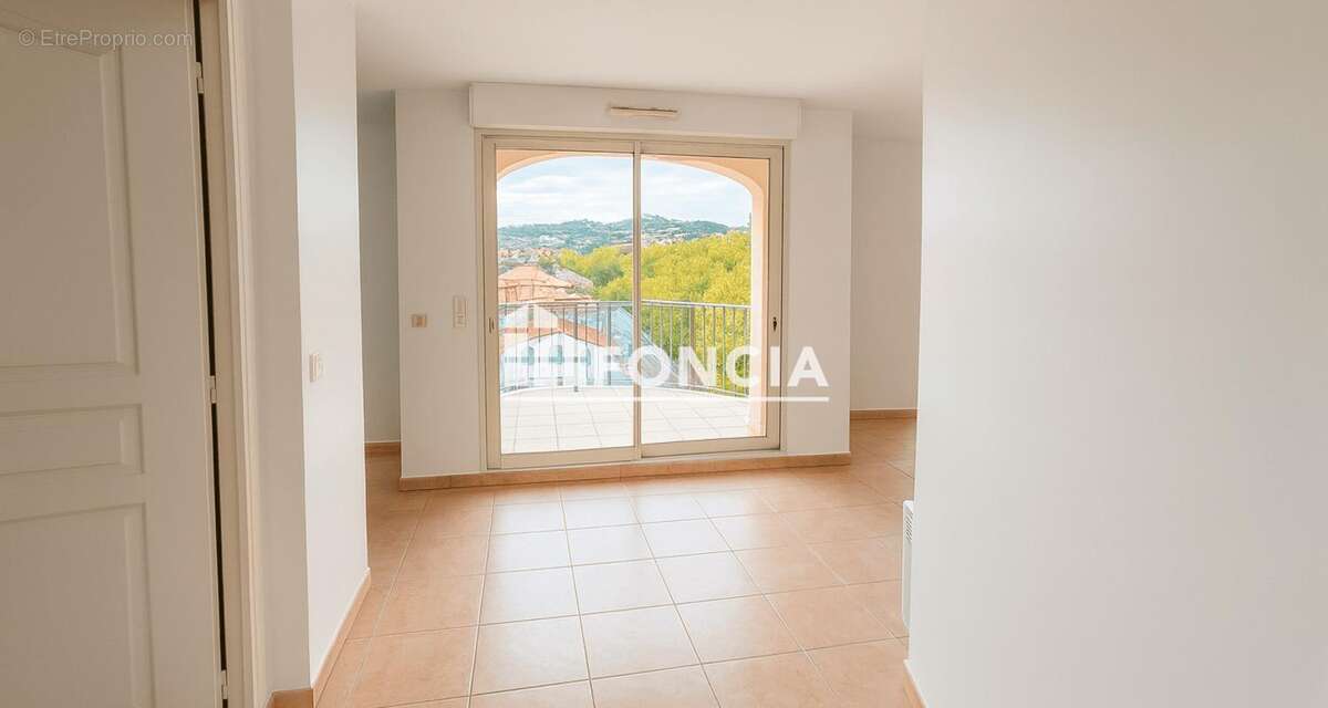 Appartement à HYERES