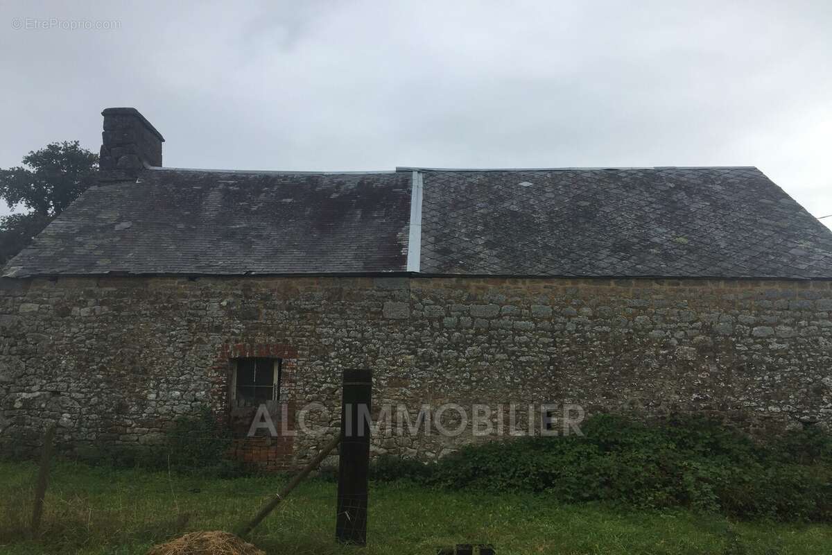 Maison à CARROUGES