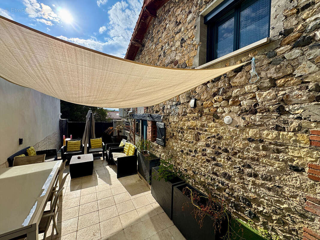 Maison à PERIGNAT-SUR-ALLIER