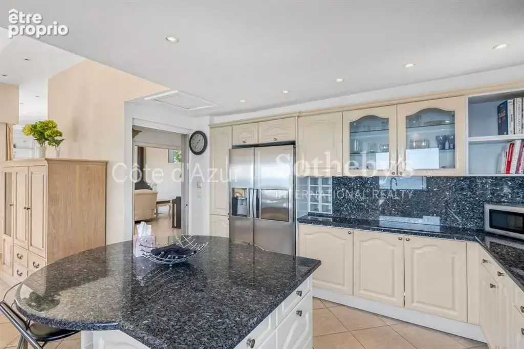 À vendre – Villa de charme avec vue mer et massif de l’Estérel, dans domaine sécurisé au Trayas - photo 9
