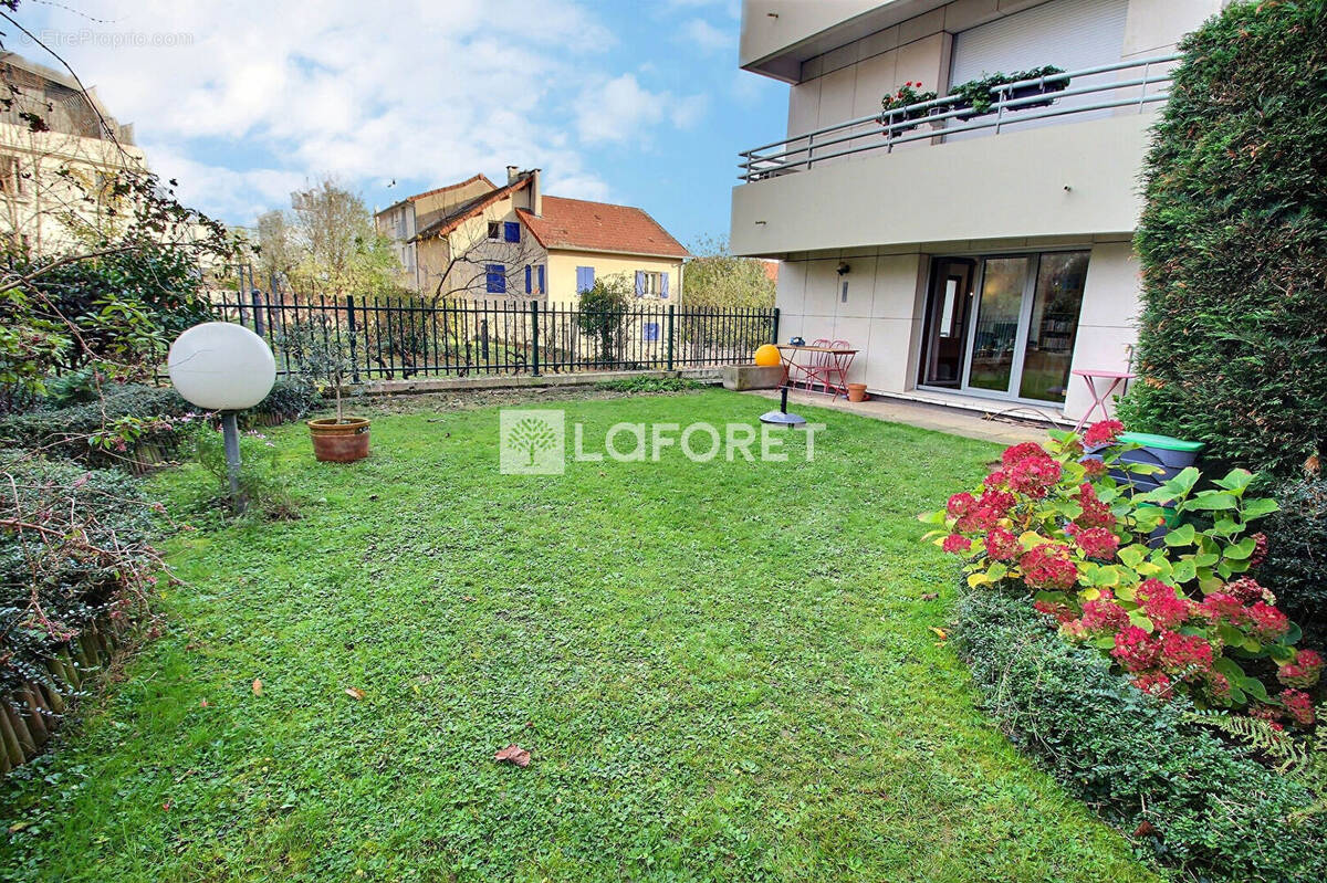 Appartement à SURESNES