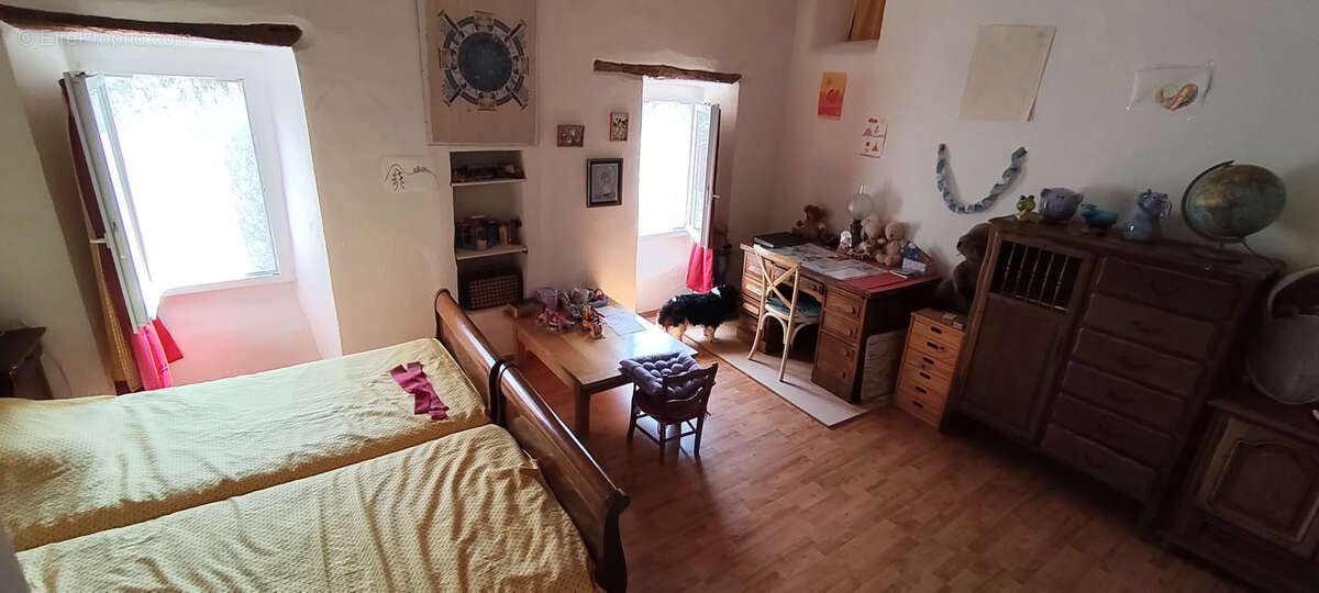 Maison de caractère avec piscine, dépendance et vue dégagée - photo 9