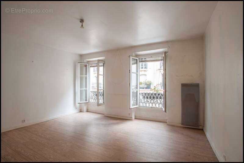 Appartement à vendre 3 pièces PARIS 17EME ARRONDISSEMENT (75) - photo 3