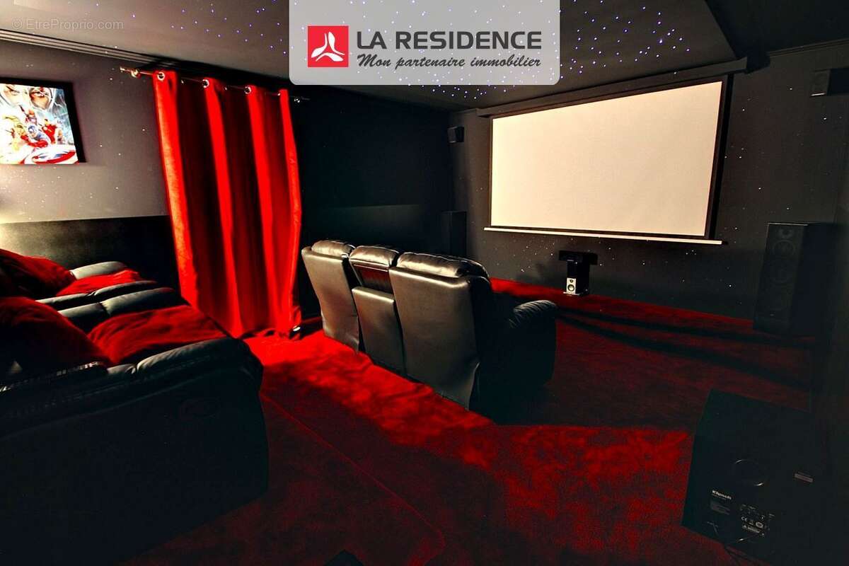 Maison 218 m² à Vaux-Sur-Seine  - photo 8