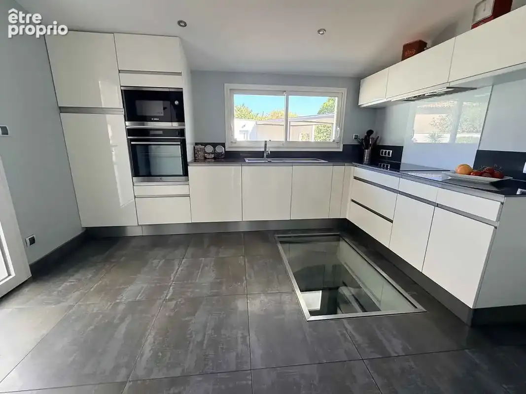 Magonty. Maison Plain-Pied 4 Chambres + Bureau–Piscine–1 882 m² - photo 5