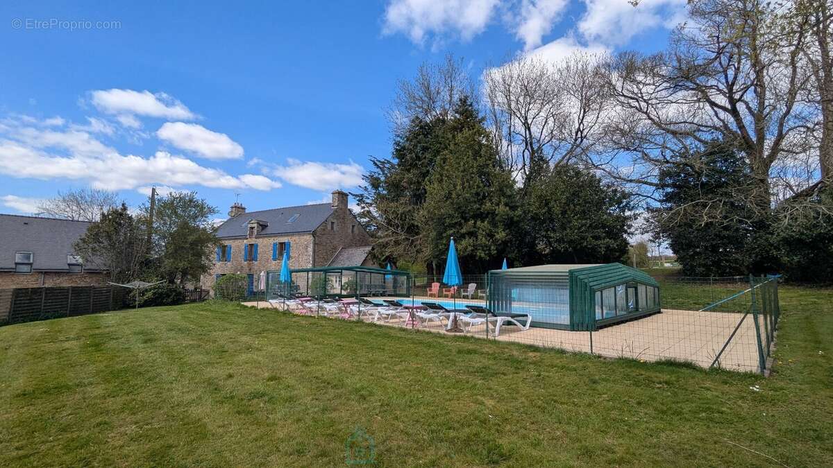 Grande maison en pierres de 265 m²  8 chambres  Fort potentiel d'accueil  Idéal gîte ou grande famille - photo 4
