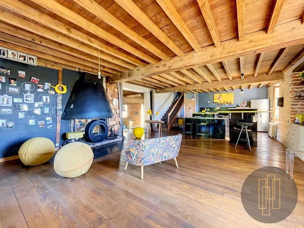 Propriété de charme de 522m2 avec piscine et vue dégagée - photo 6
