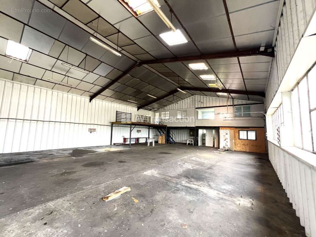 Commerce 592 m² à Vernon  - photo 4