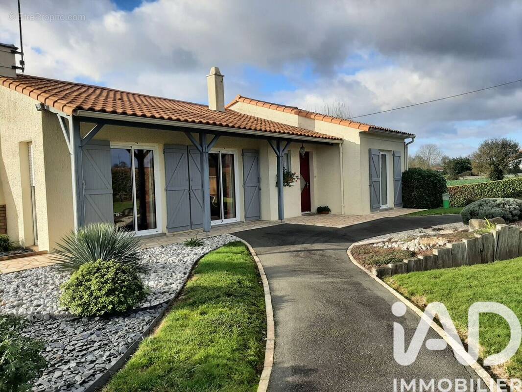 Photo 1 - Maison à COURLAY