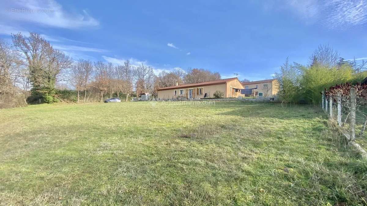 Terrain à CORDES-SUR-CIEL