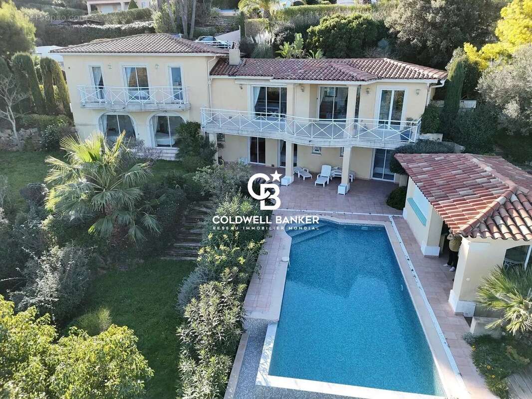 Maison à LES ISSAMBRES