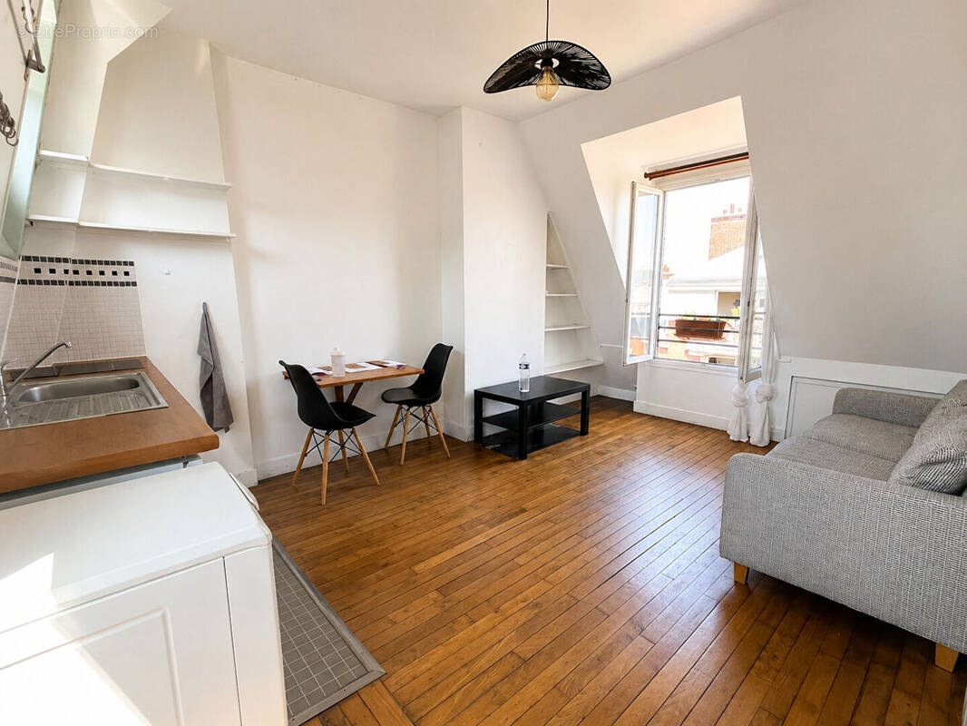 Appartement à PARIS-18E