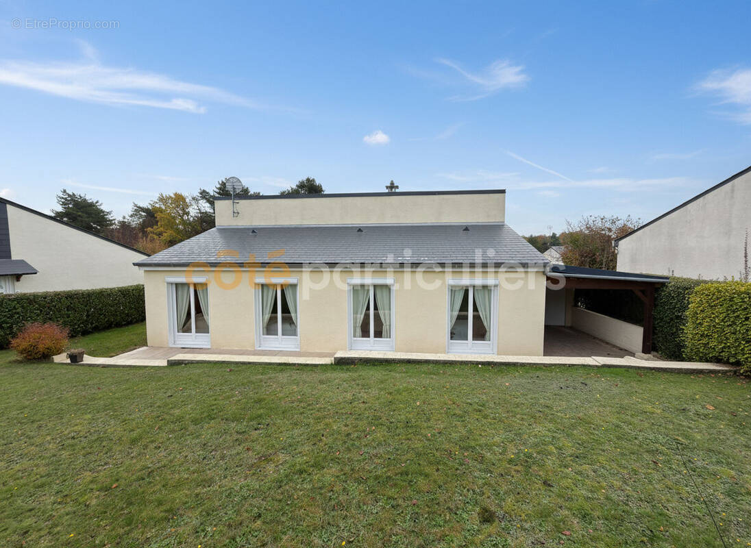 Maison à SAINT-SEBASTIEN-DE-MORSENT