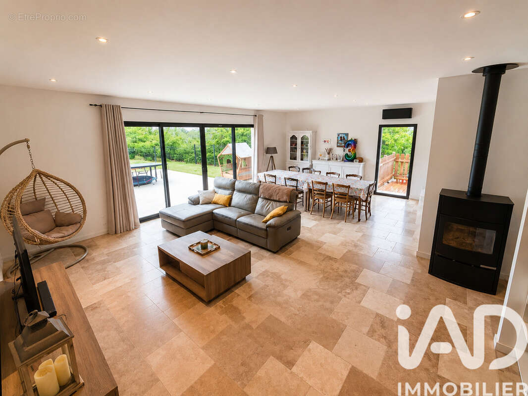 Maison 164 m² à Saint-Denis-Les-Martel  - photo 4