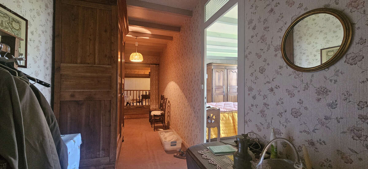 Maison à vendre de 7 pièces de 257 m2  edit - photo 14