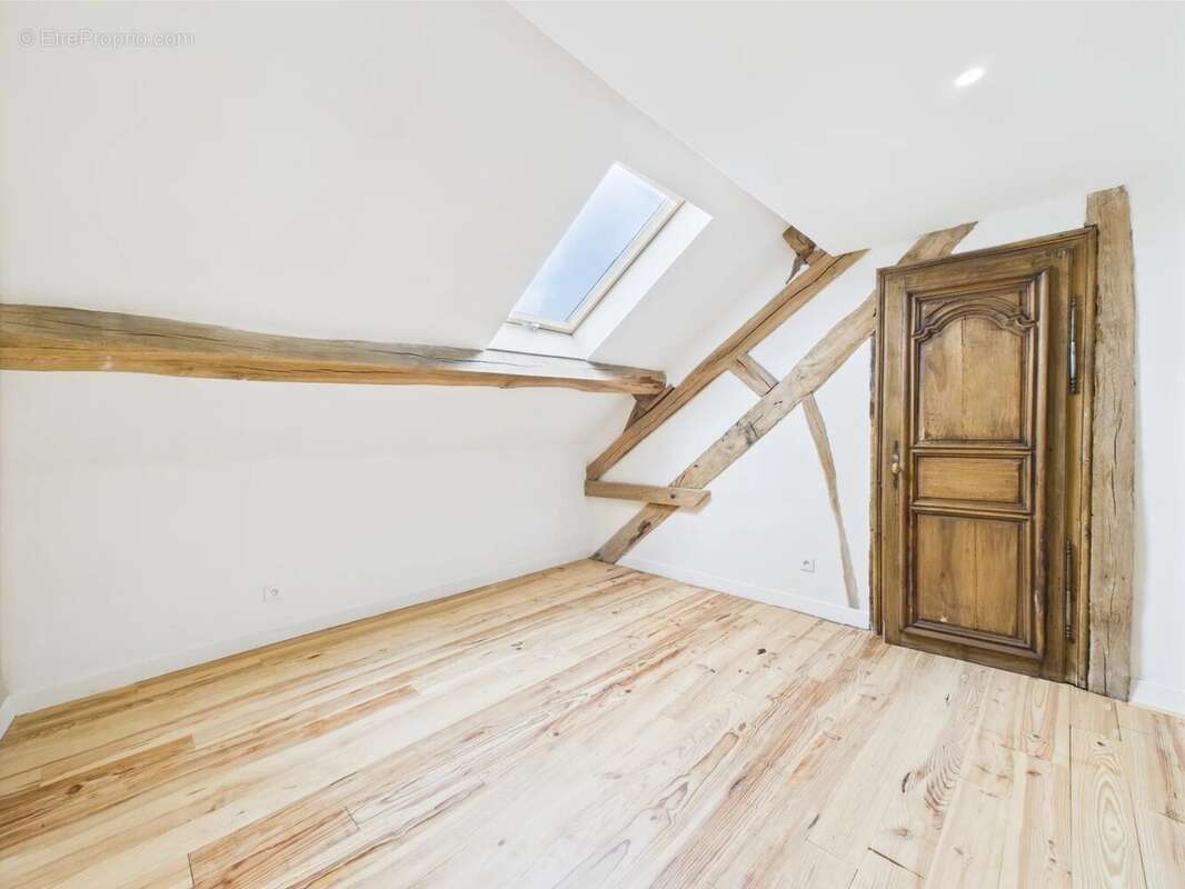 Maison à DUN-LES-PLACES