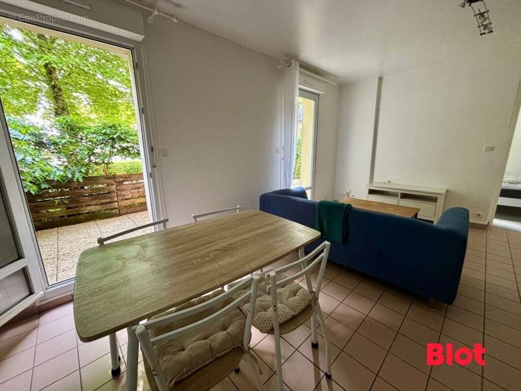Appartement à CHARTRES-DE-BRETAGNE