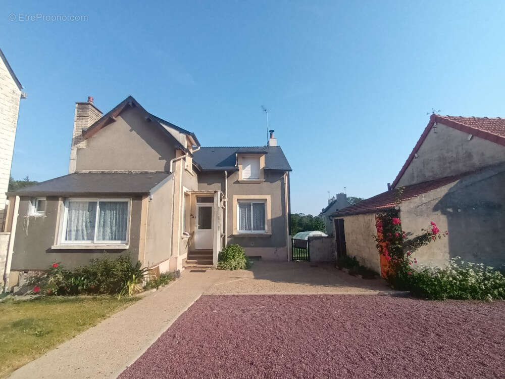 SAINT SAUVEUR LE VICOMTE, dans le bourg, agréable maison de ville, avec jardin. - photo 17