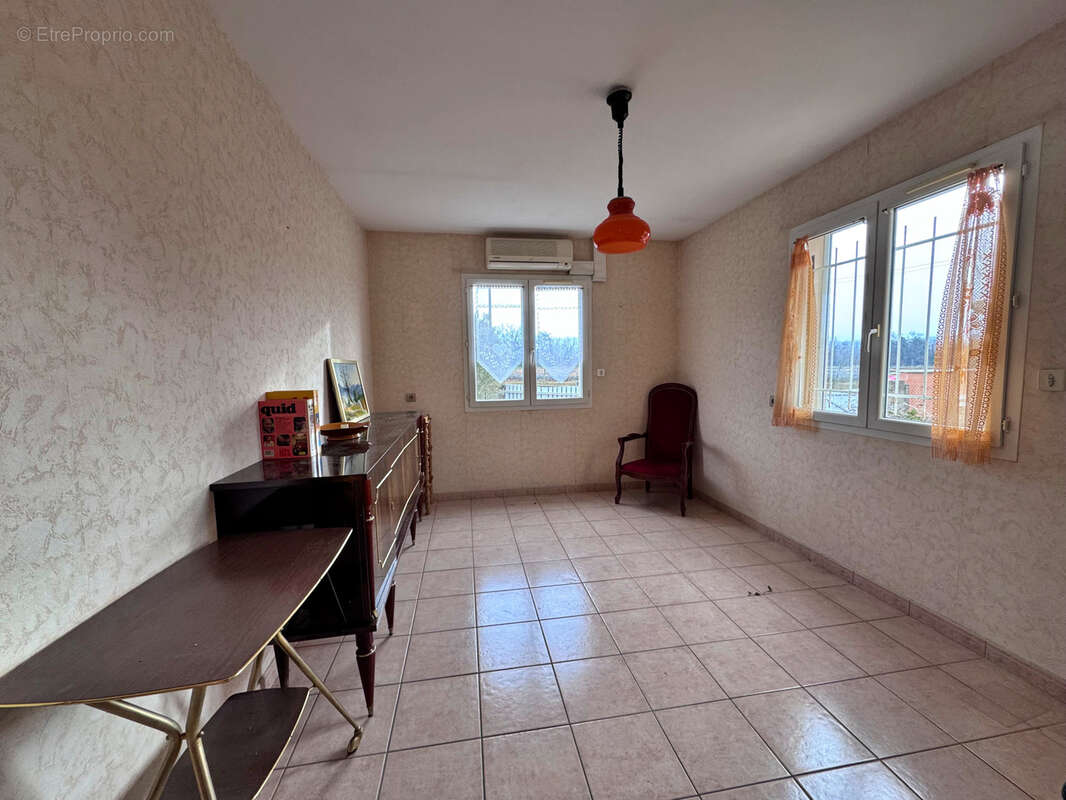 Maison à MONTBOUCHER-SUR-JABRON