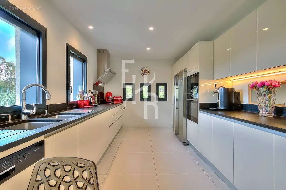 Maison à MOUGINS
