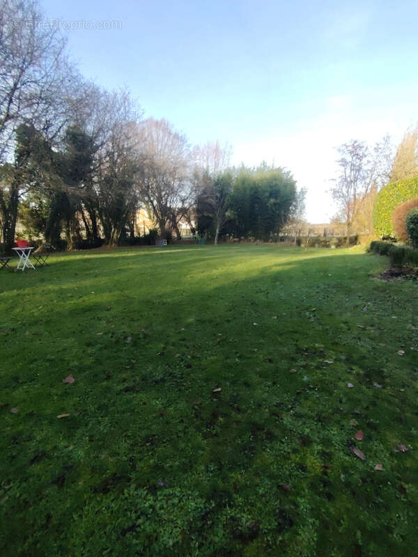 Maison à LACROIX-SUR-MEUSE