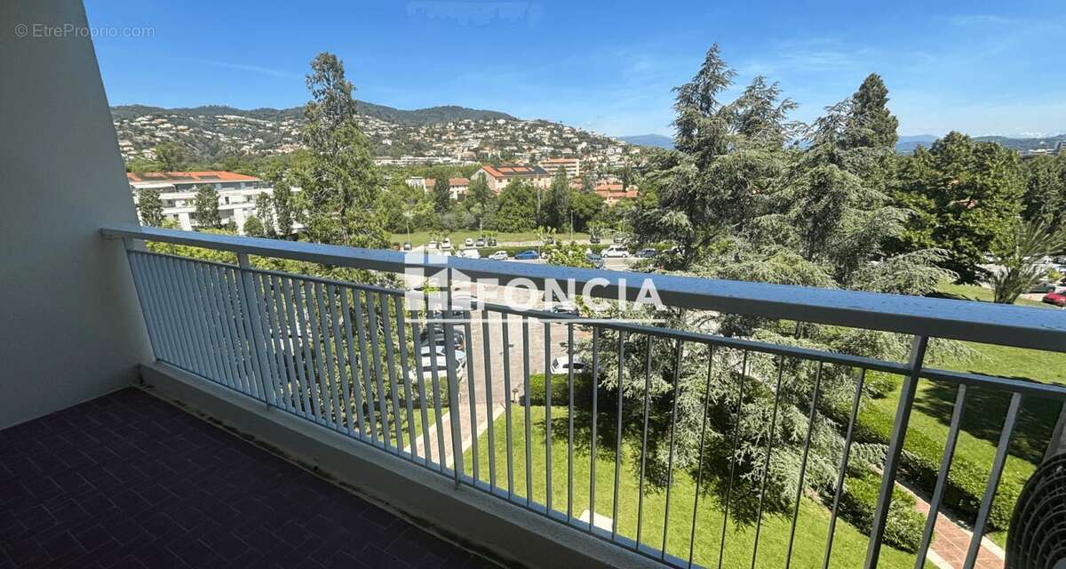 Appartement à MANDELIEU-LA-NAPOULE