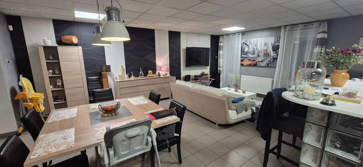 Maison à LES ROCHES-DE-CONDRIEU