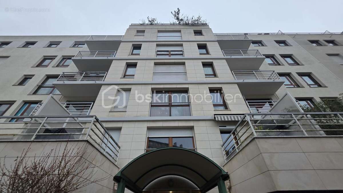 Appartement à PARIS-20E