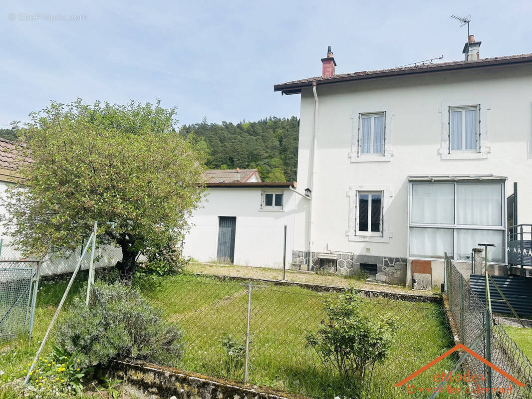 Maison 111 m² à Eloyes  - photo 1