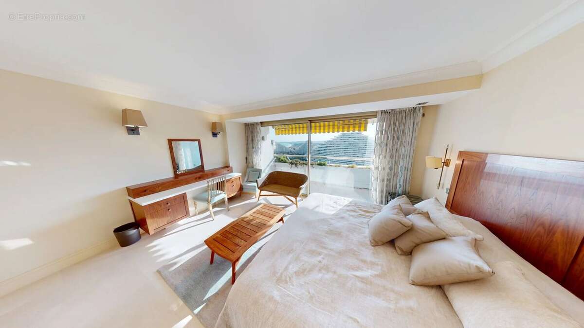 Appartement à VILLENEUVE-LOUBET