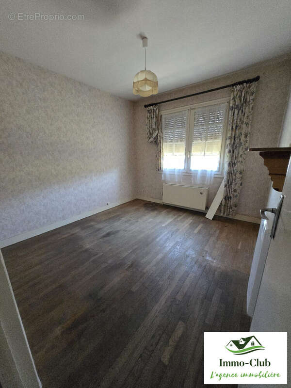 Maison à MOULINS-ENGILBERT