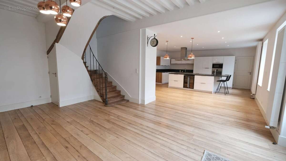 Maison à OUROUX-EN-MORVAN