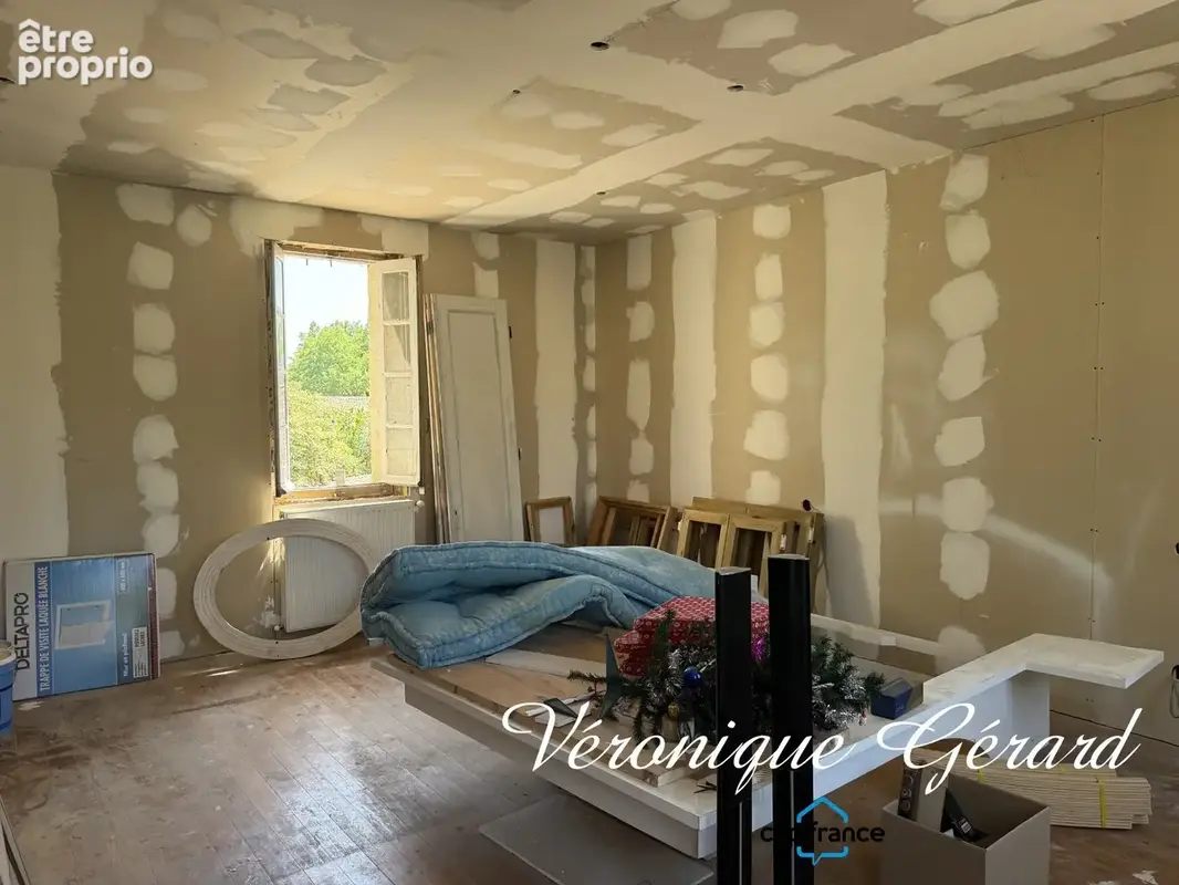 Belle maison en pierre de taille de 252 m², 7 chambres, combles aménageables, jardin paysager,3 garages - photo 26