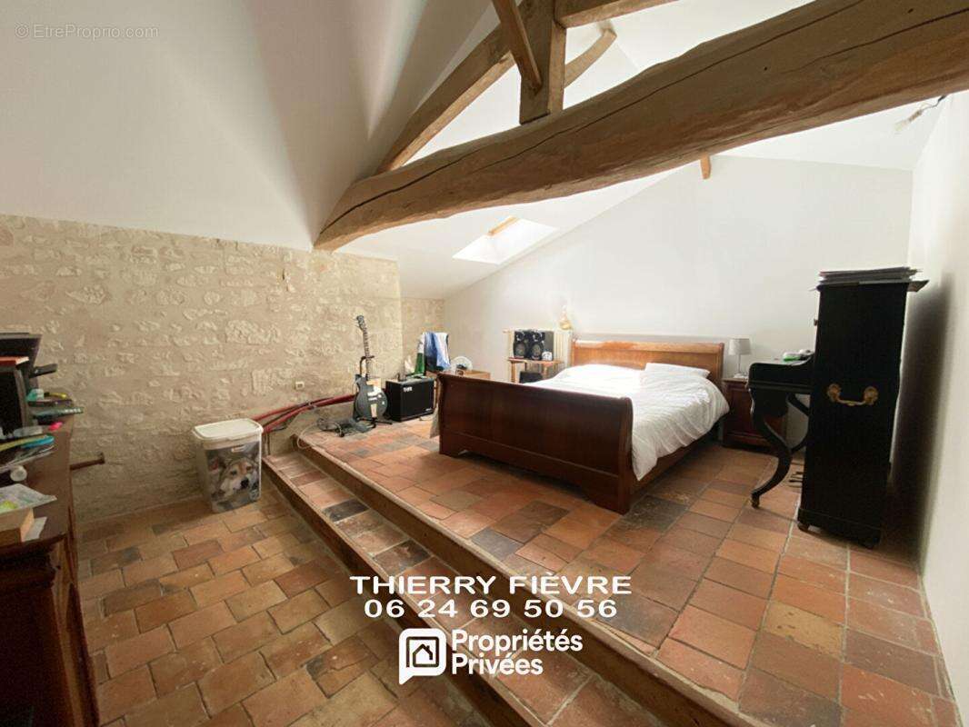 À vendre 86200 Glénouze Maison de 10 pièces 312 m2 avec gîte indépendant, dépendance, terrain, bois et caves - photo 9
