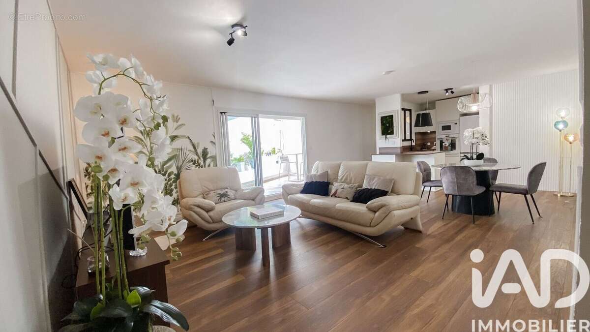 Photo 2 - Appartement à SAINT-DENIS