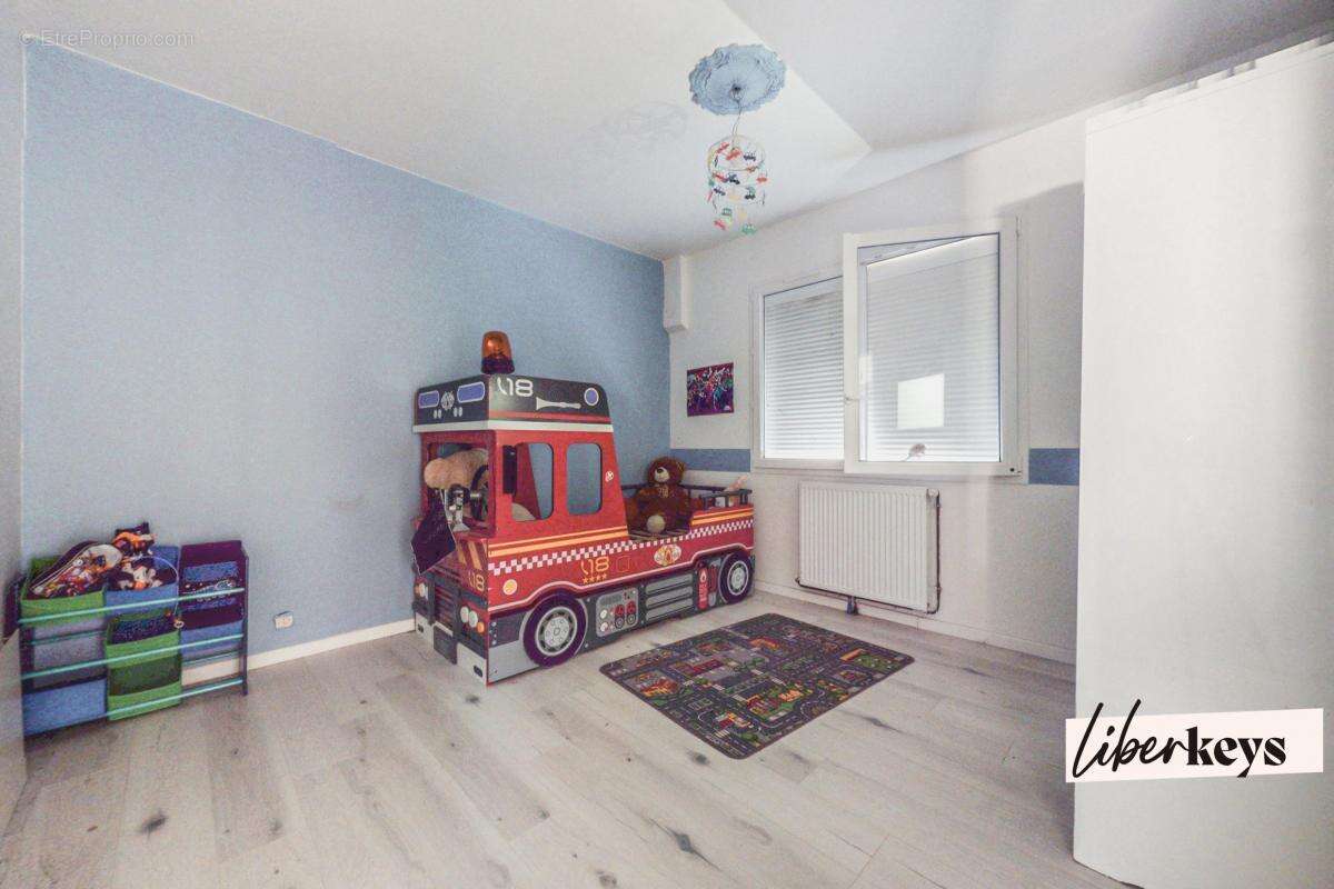 Maison à LES ROCHES-DE-CONDRIEU