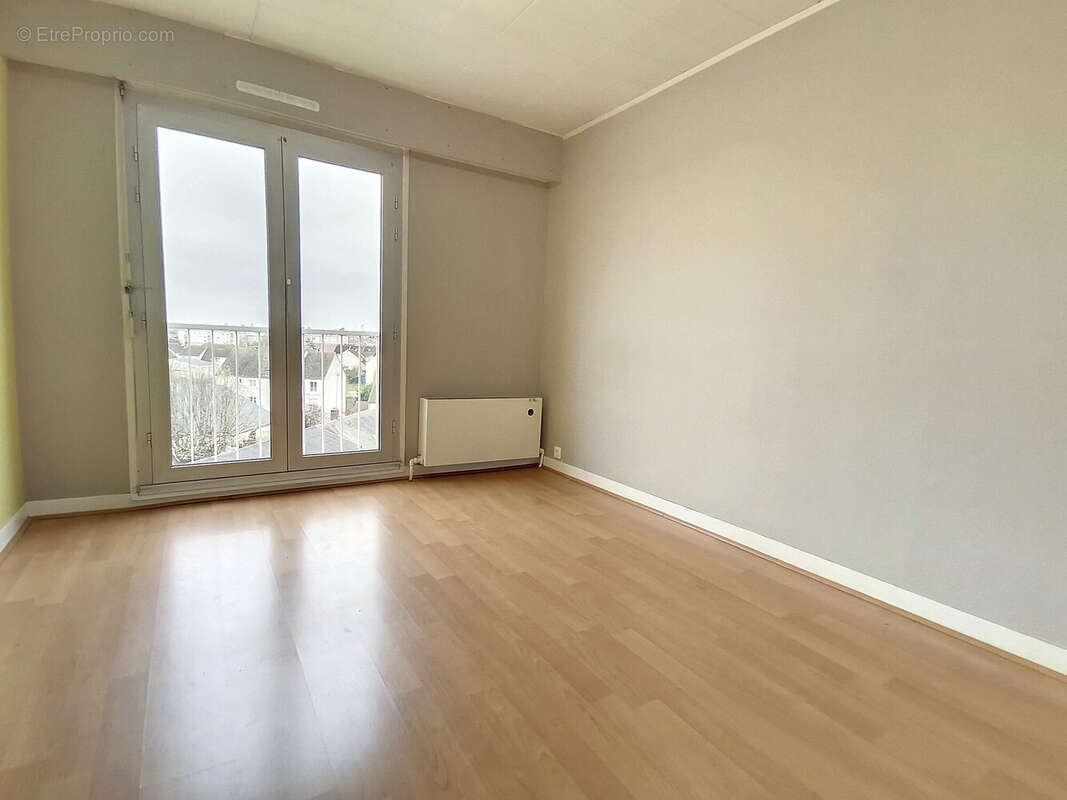 Appartement à SAINT-JEAN-DE-LA-RUELLE