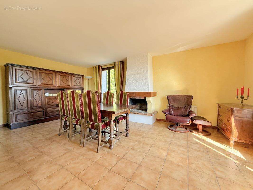 Maison Familiale - 6 Pièces - 5 Chambres - CHAPONOST - photo 5