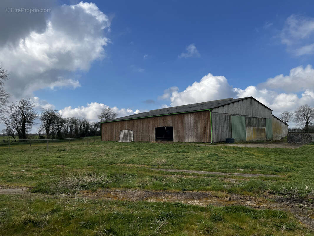 Maison à LA CHAPELLE-SAINT-LAURENT