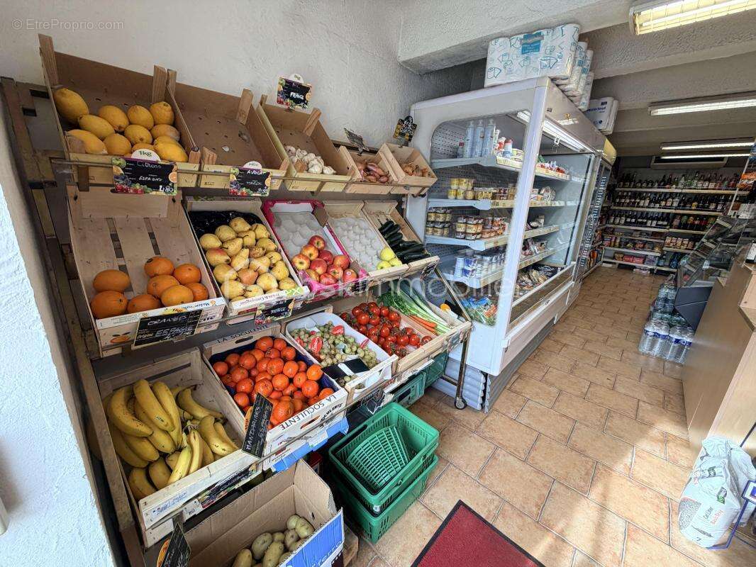 Commerce à SAINT-CYR-SUR-MER