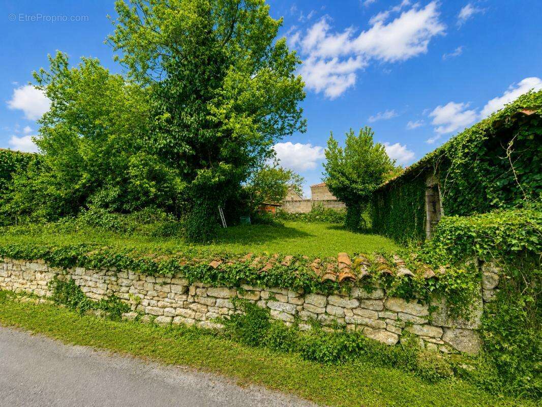 Maison de Campagne avec Garage, Carport et Potentiel d'Aména - photo 17